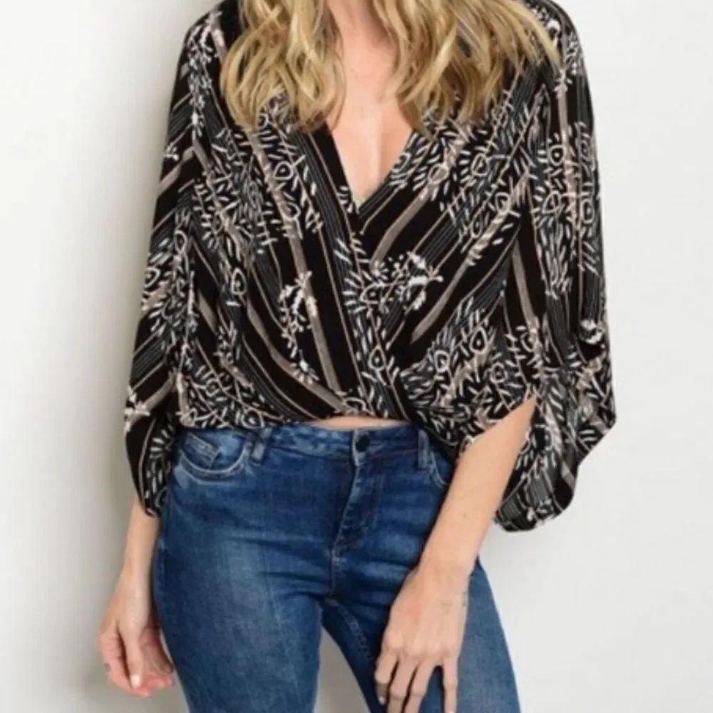 🔺️Honey Belle Black Cropped Hi-Low Wide Sleeve Top Small
